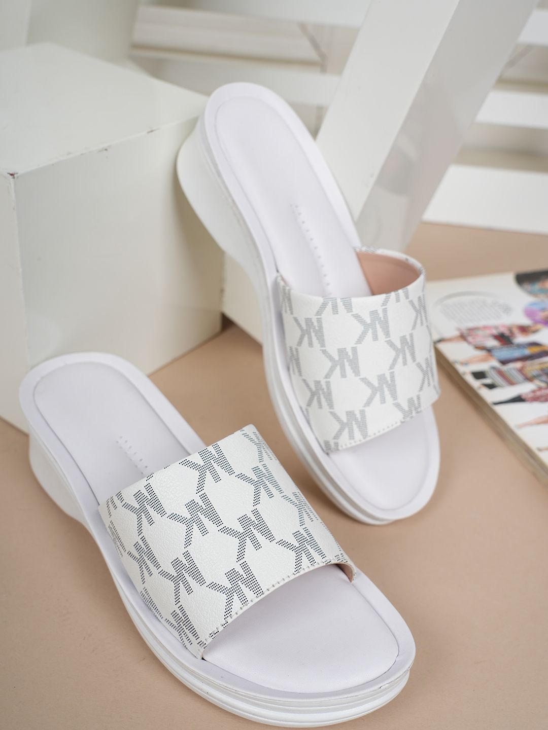 

Walkfree Women Textured Wedge Sandals, White