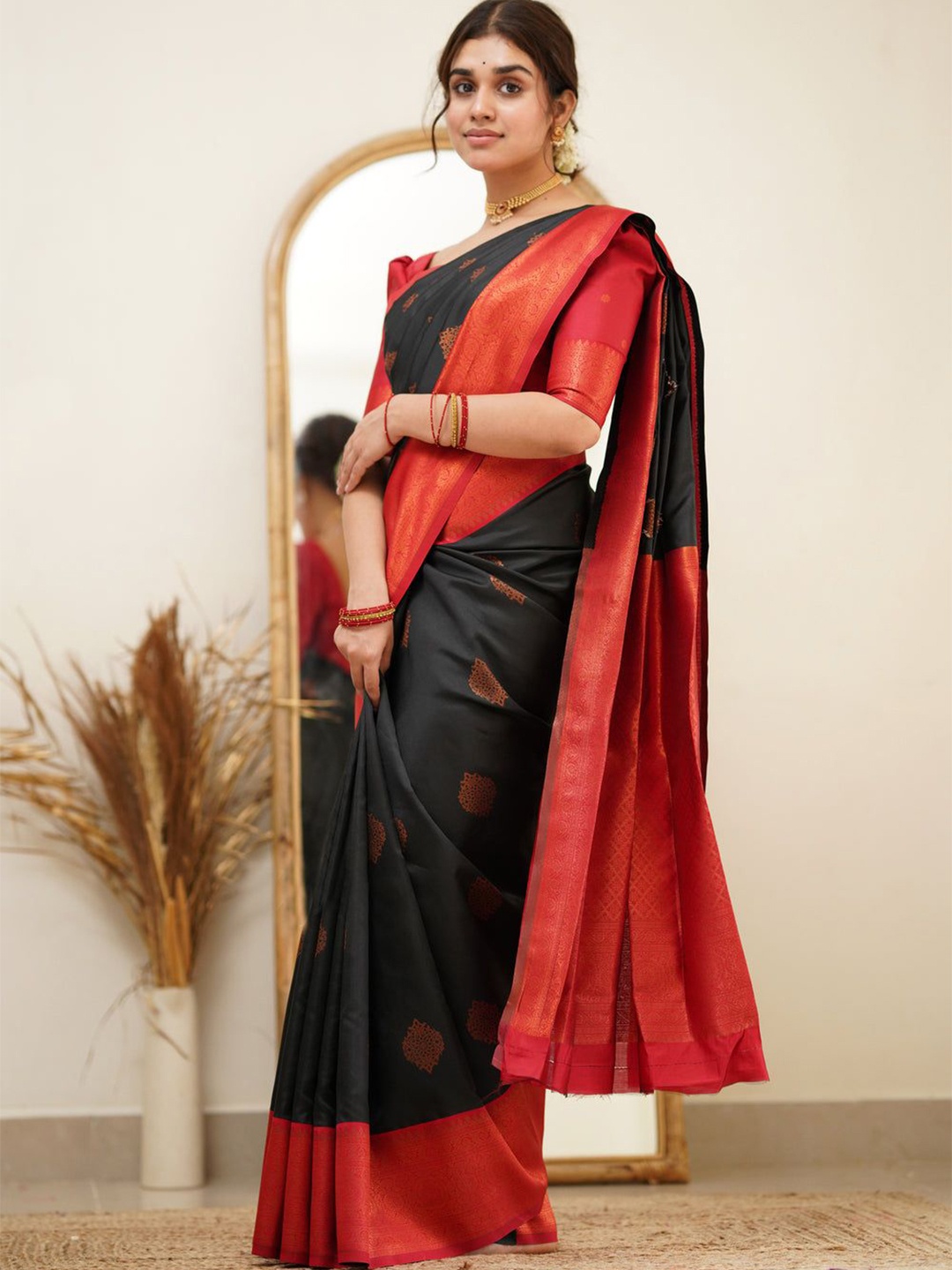 

Areca Designer Paisley Zari Pure Silk Designer Banarasi Saree, Black
