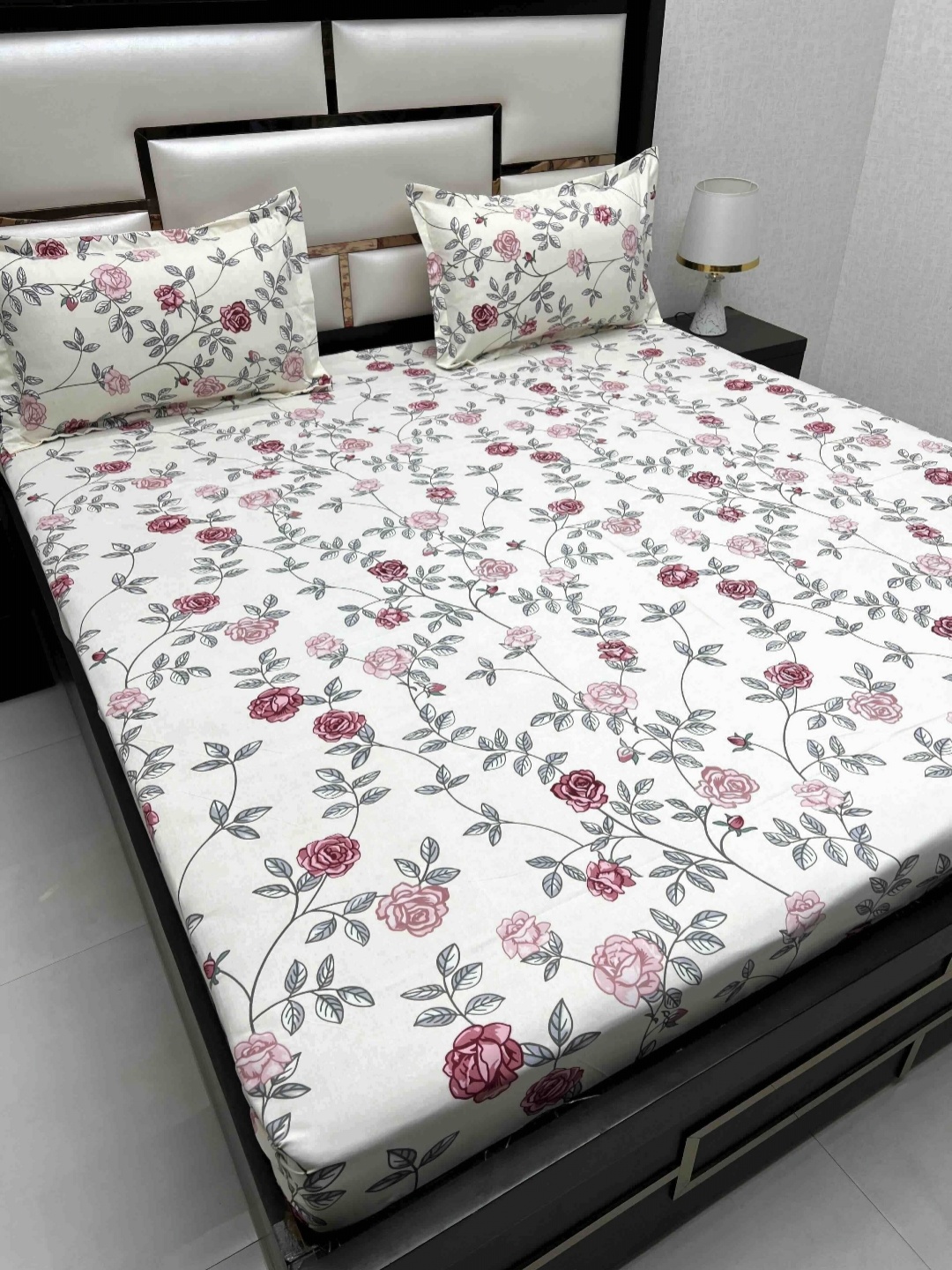

Pure Decor Queen Size Double Bedsheet With 2 Pillow Covers 2.28m X 2.54m, White