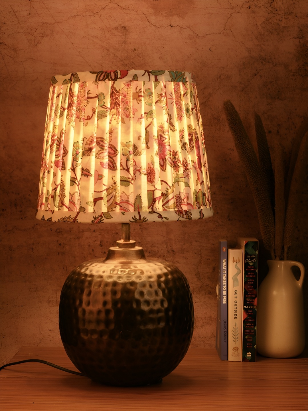 

green girgit Copper-Toned Floral Printed Metal Triangle Table Lamp