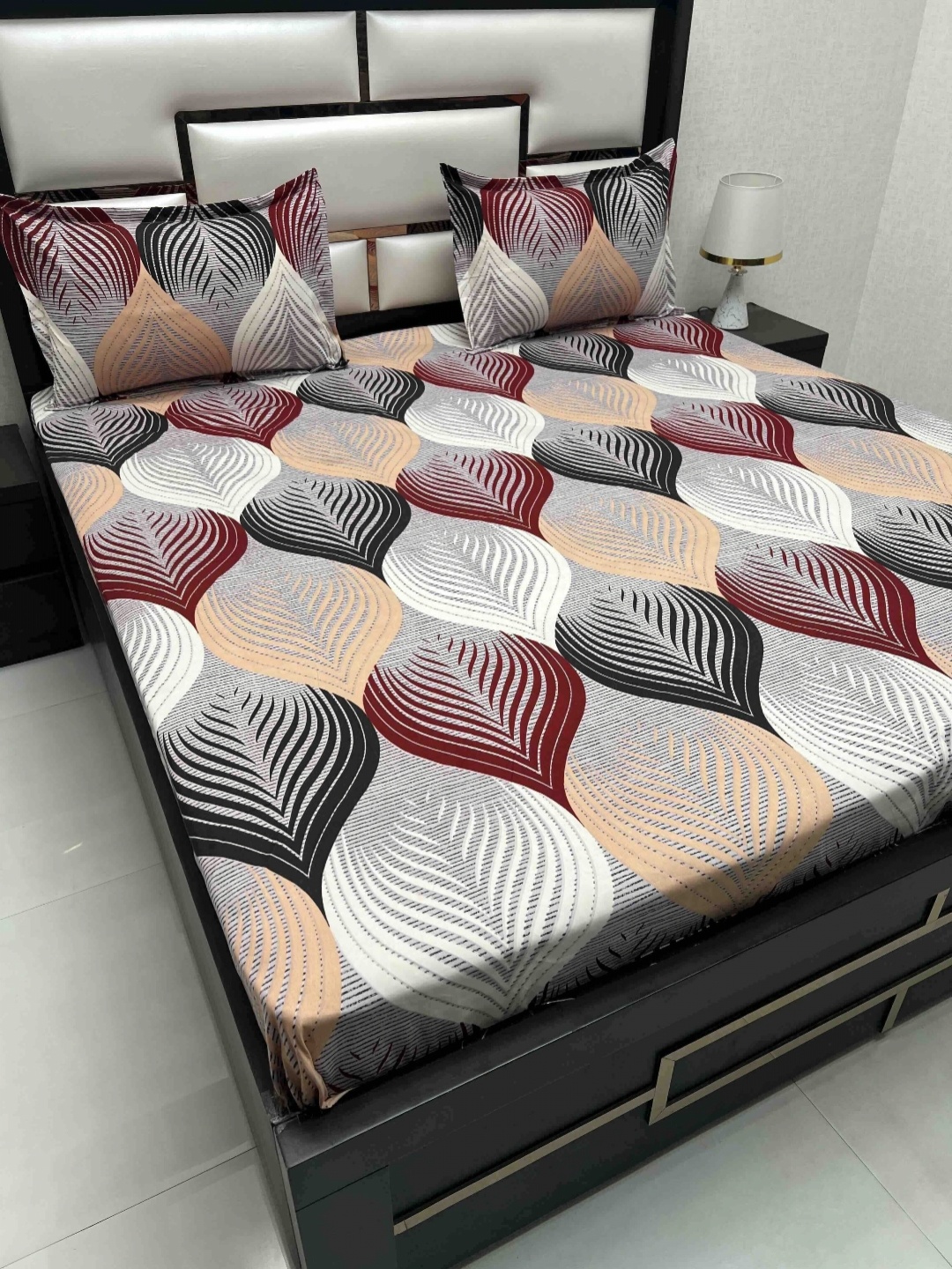 

Pure Decor Queen Size Double Bedsheet With 2 Pillow Covers 2.28m X 2.54m, Red