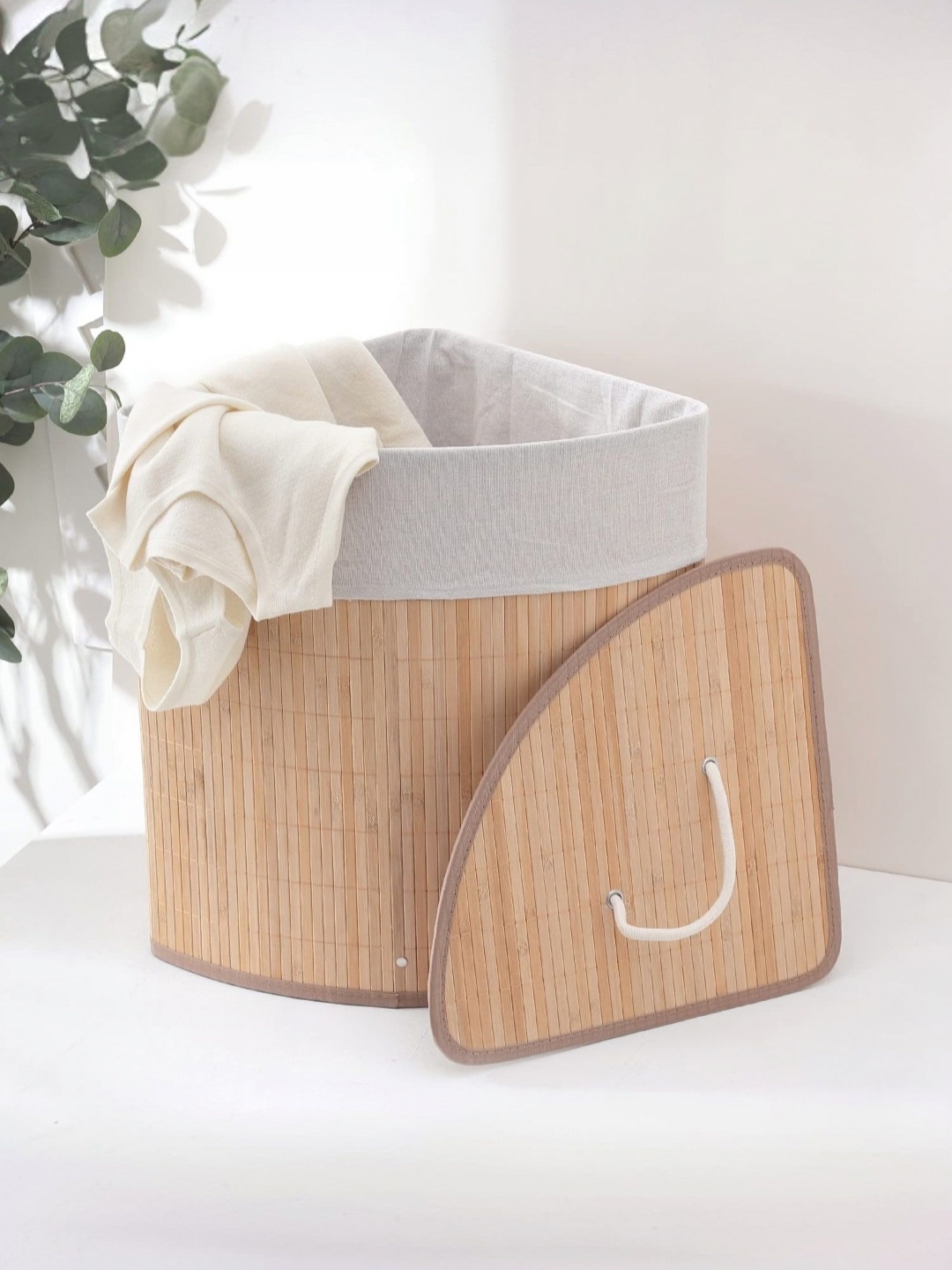

MUSH Brown Laundry Basket With Lid For Clothes 72 L