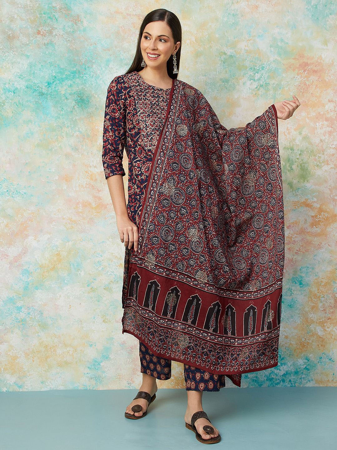 

Melange by Lifestyle Floral Printed Cotton Dupatta, Maroon