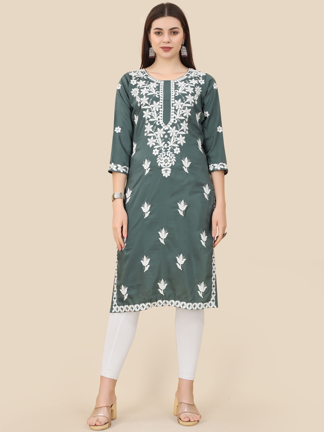 

HERE&NOW Women Floral Embroidered Thread Work Kurta, Grey