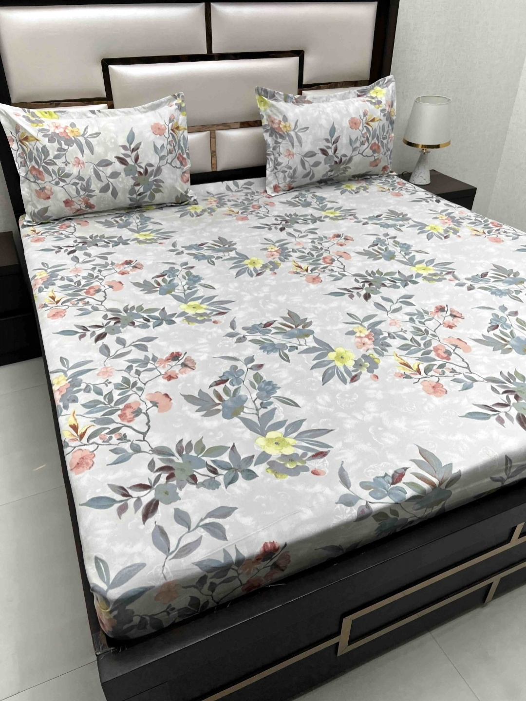 

Pure Decor Queen Size Double Bedsheet With 2 Pillow Covers 2.28m X 2.54m, White