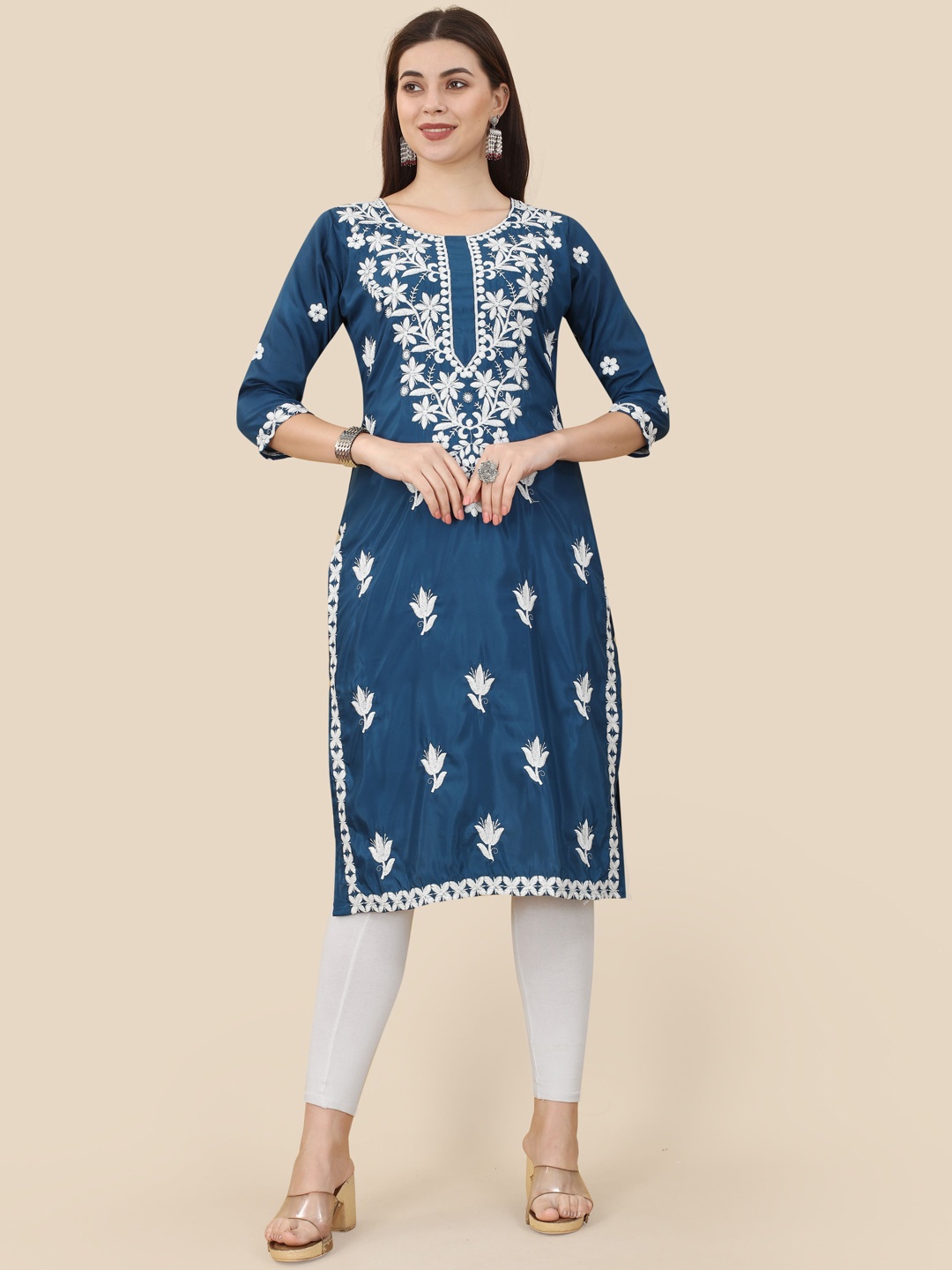 

HERE&NOW Women Floral Embroidered Thread Work Kurta, Teal