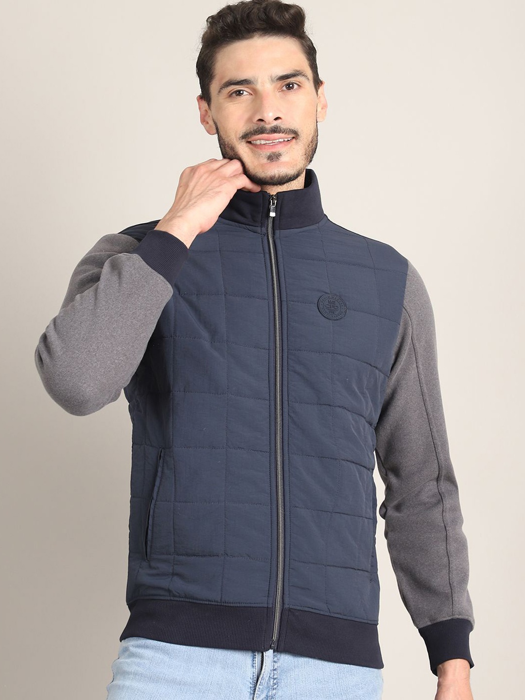

CONFIDENCE Men Colourblocked Sweatshirt, Navy blue