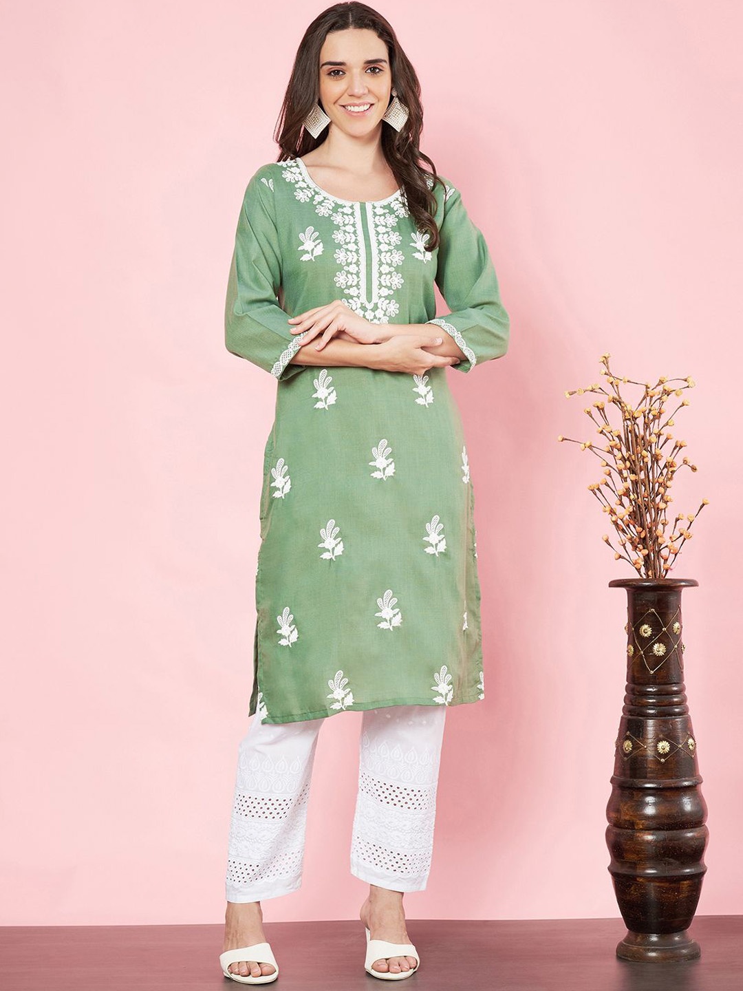 

HERE&NOW Floral Printed Cotton Thread Work Regular Straight Kurta, Olive