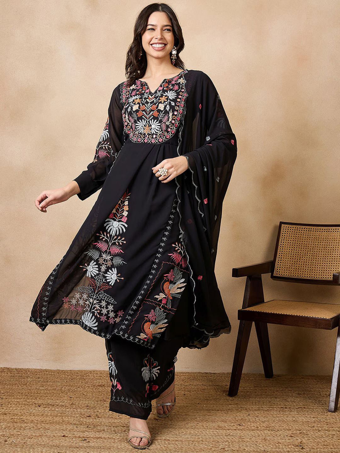 

Wedani Women Embroidered Regular Thread Work Kurta with Palazzos & With Dupatta, Black