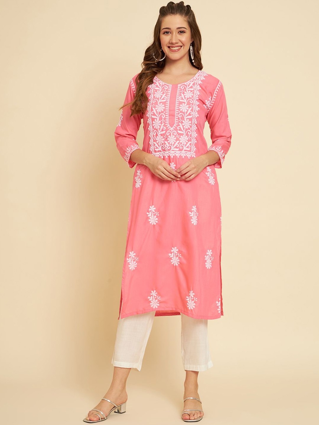 

HERE&NOW Women Floral Embroidered Thread Work Round Neck Straight Kurta, Pink