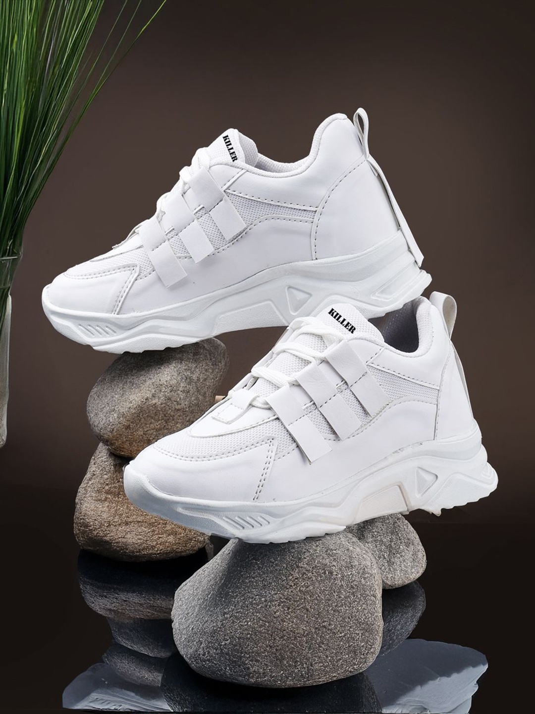 

Killer Women Synthetic Leather Slip-On Round Toe Sneakers, White