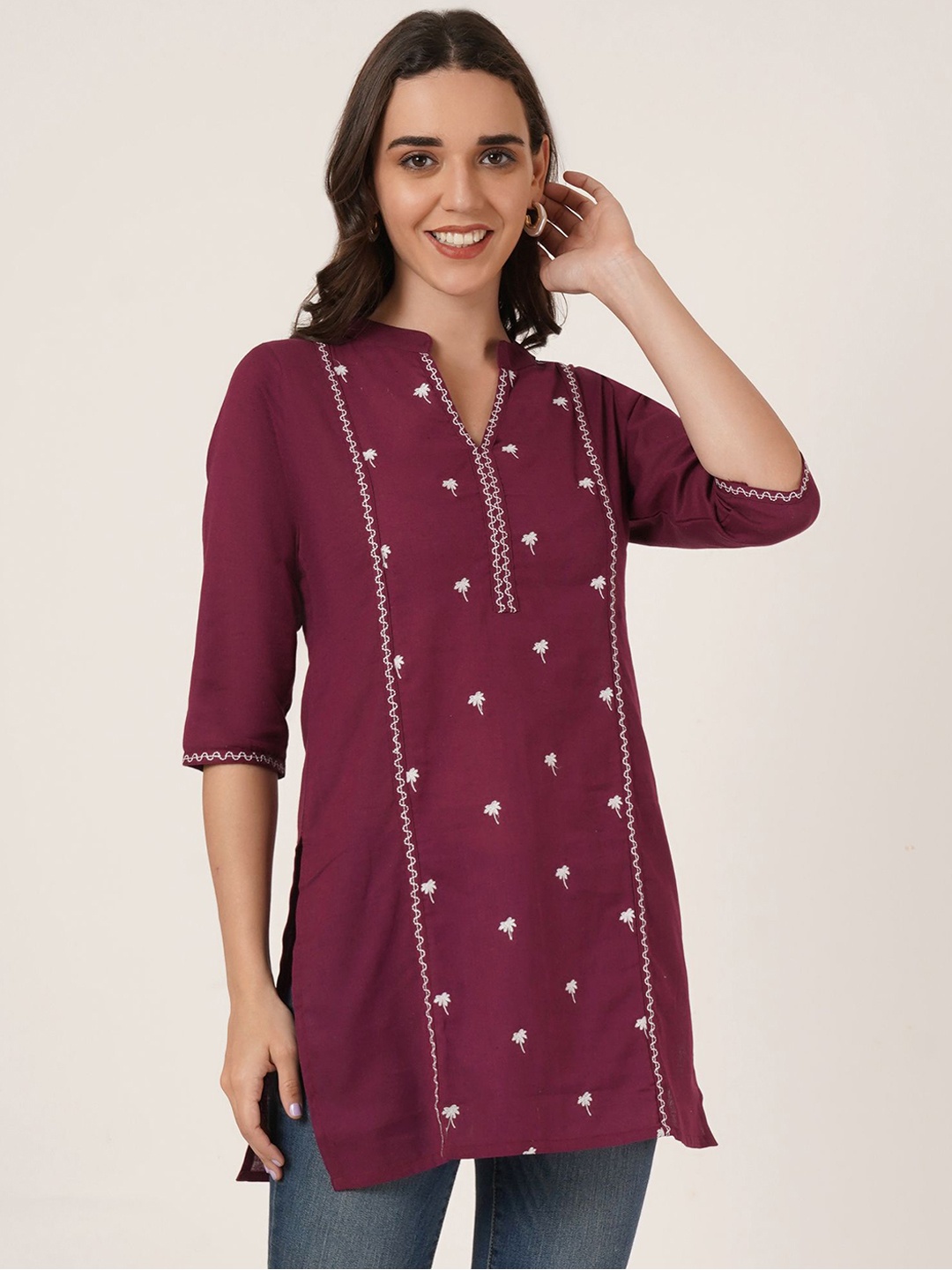 

Brownverse Floral Embroidered Mandarin Collar Khadi Pure Cotton Straight Kurta, Maroon