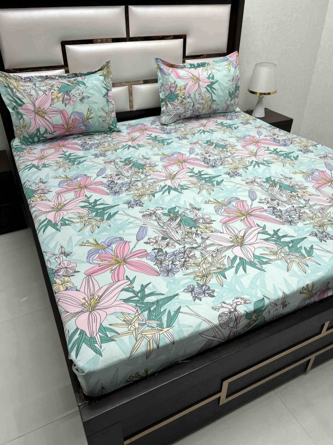 

Pure Decor Amulya Green & Pink Floral Microfiber 200 TC Queen Bedsheet Set-2.25 m x 2.56 m