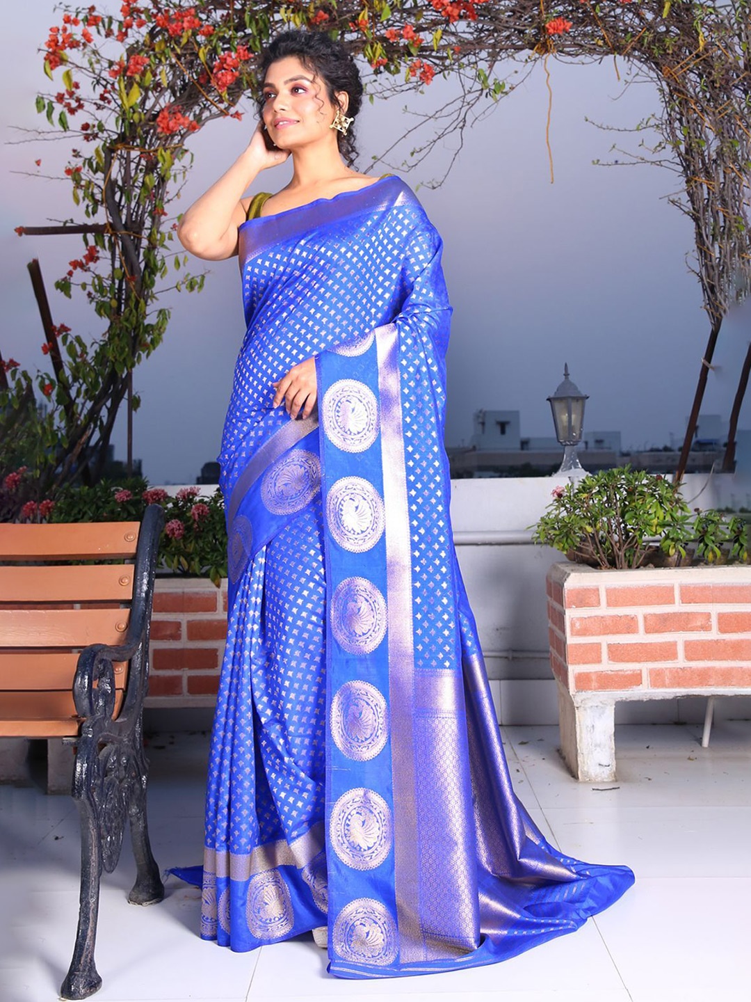 

Charukriti Ethnic Motifs Woven Design Zari Saree, Blue