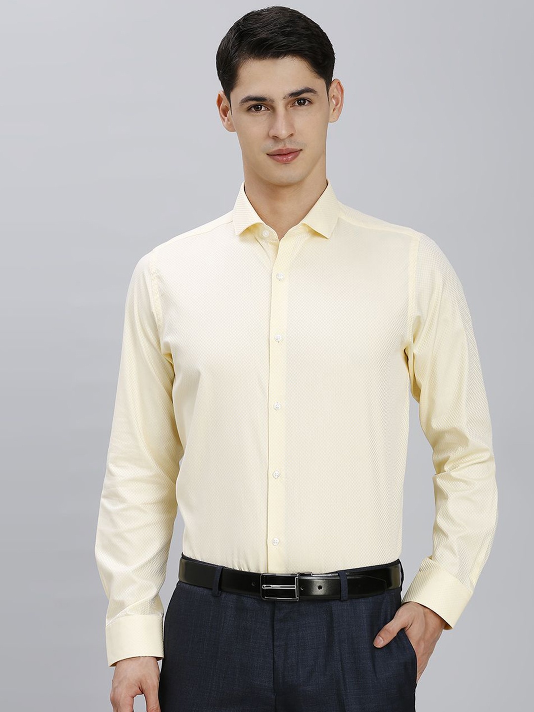 

Reid & Taylor Men Slim Fit Opaque Formal Shirt, Yellow