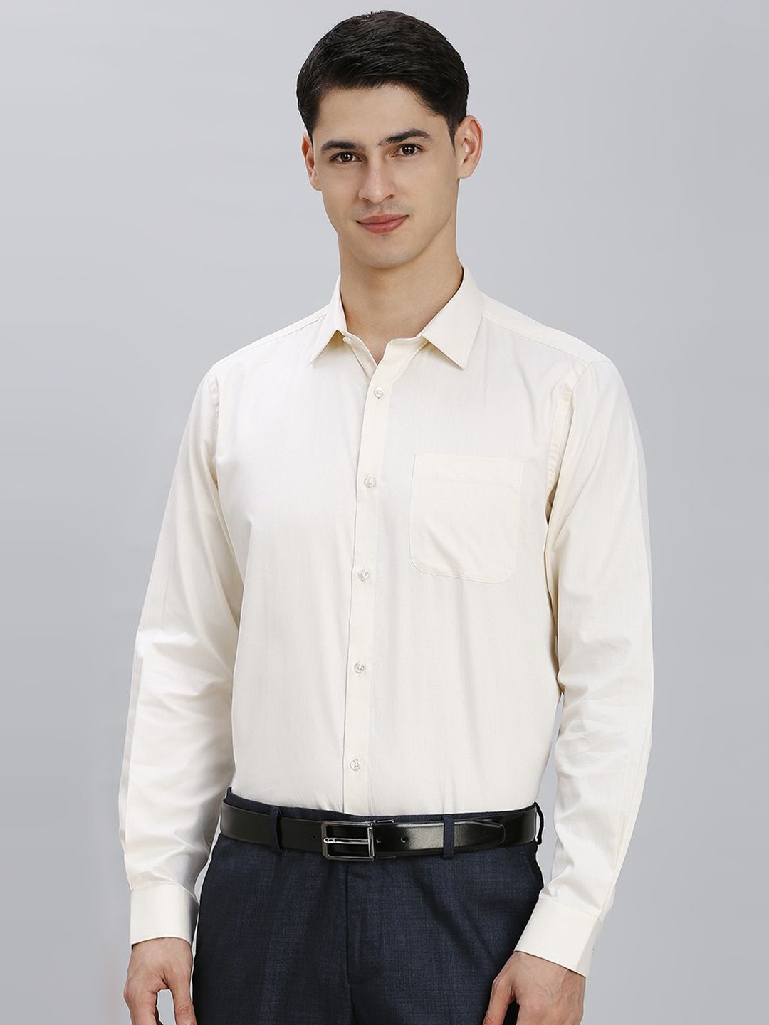 

Reid & Taylor Men Classic Opaque Formal Shirt, Cream