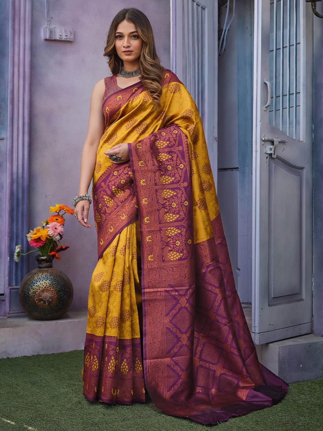 

Areca Designer Woven Design Zari Pure Silk Designer Banarasi Saree, Gold