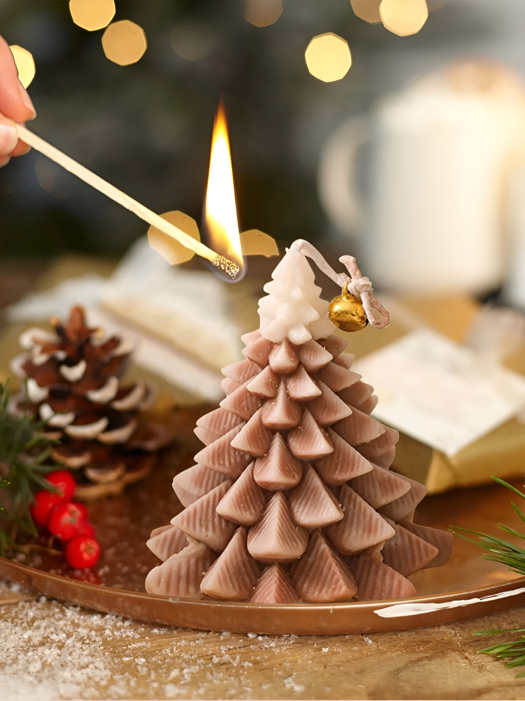 

Aromatic Fables Brown & White Coffee Scented Christmas Tree Candle