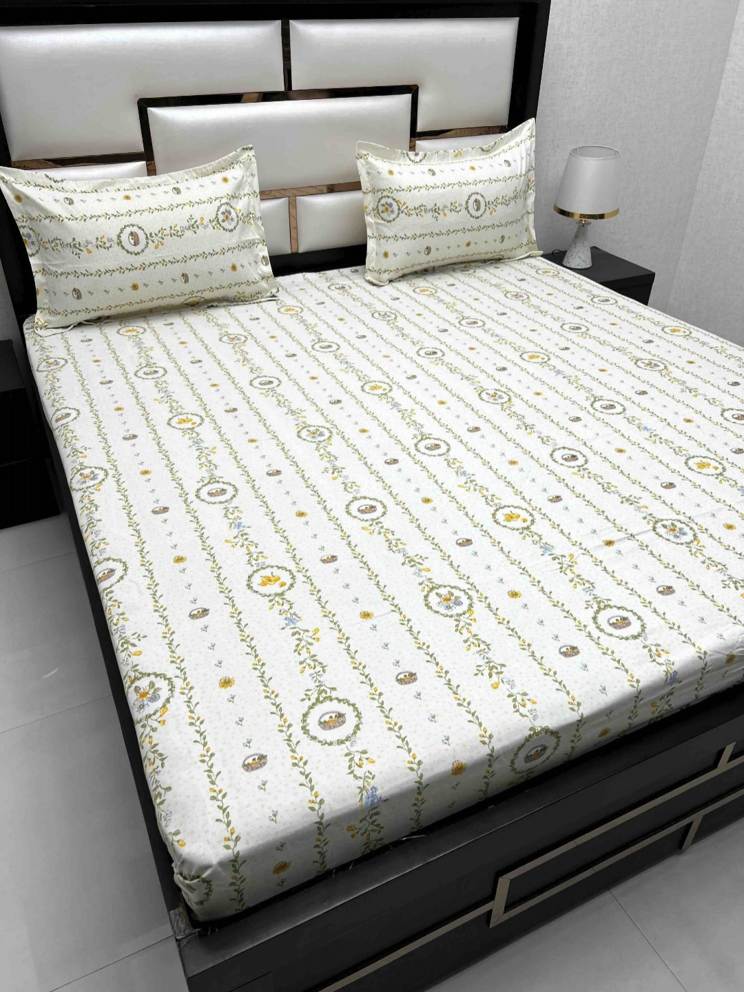 

Pure Decor Queen Size Double Bedsheet With 2 Pillow Covers 2.28m X 2.54m, White