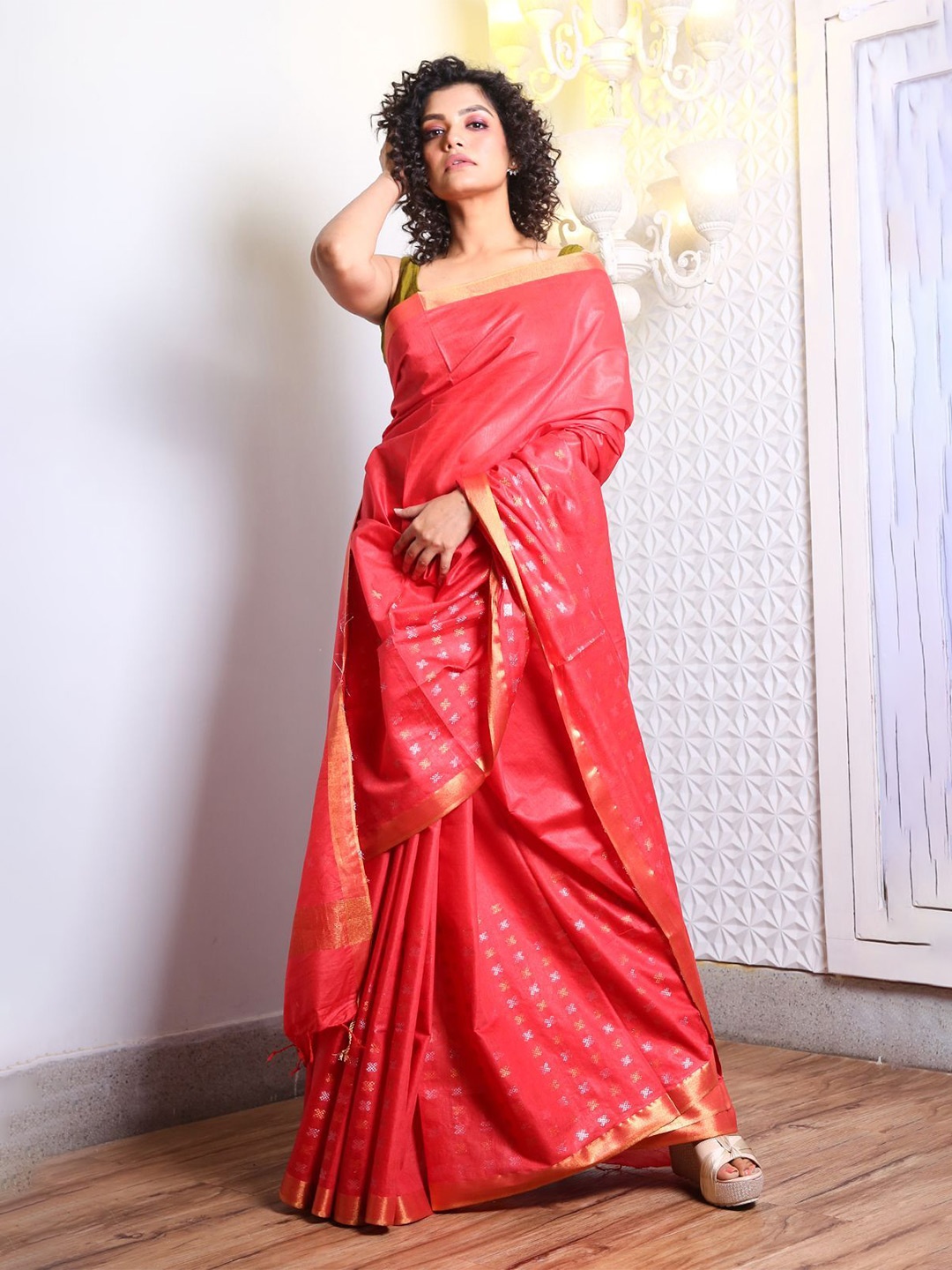

Charukriti Ethnic Motifs Zari Saree, Red