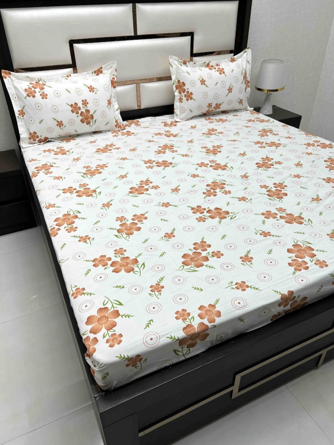 

Pure Decor Queen Size Double Bedsheet With 2 Pillow Covers 2.28m X 2.54m, Orange