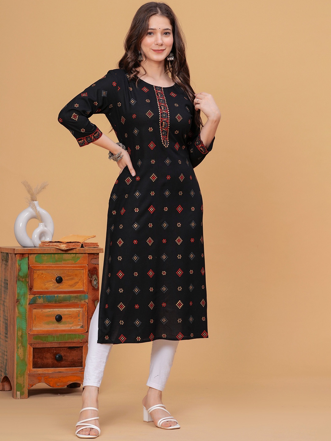 

KALINI Geometric Printed Straight Kurta, Black