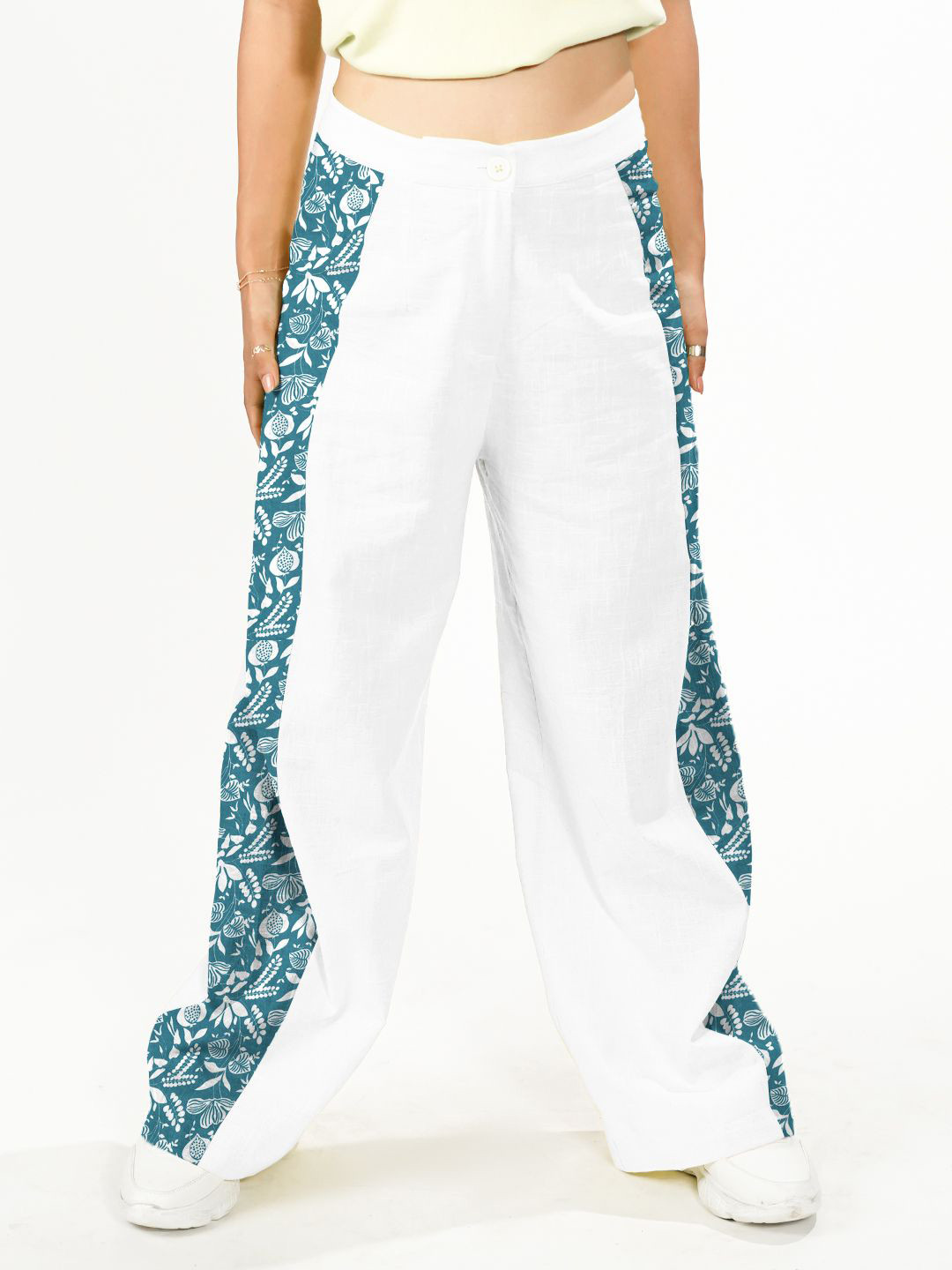 

Zink London Women Printed High-Rise Straight Fit Trousers, White