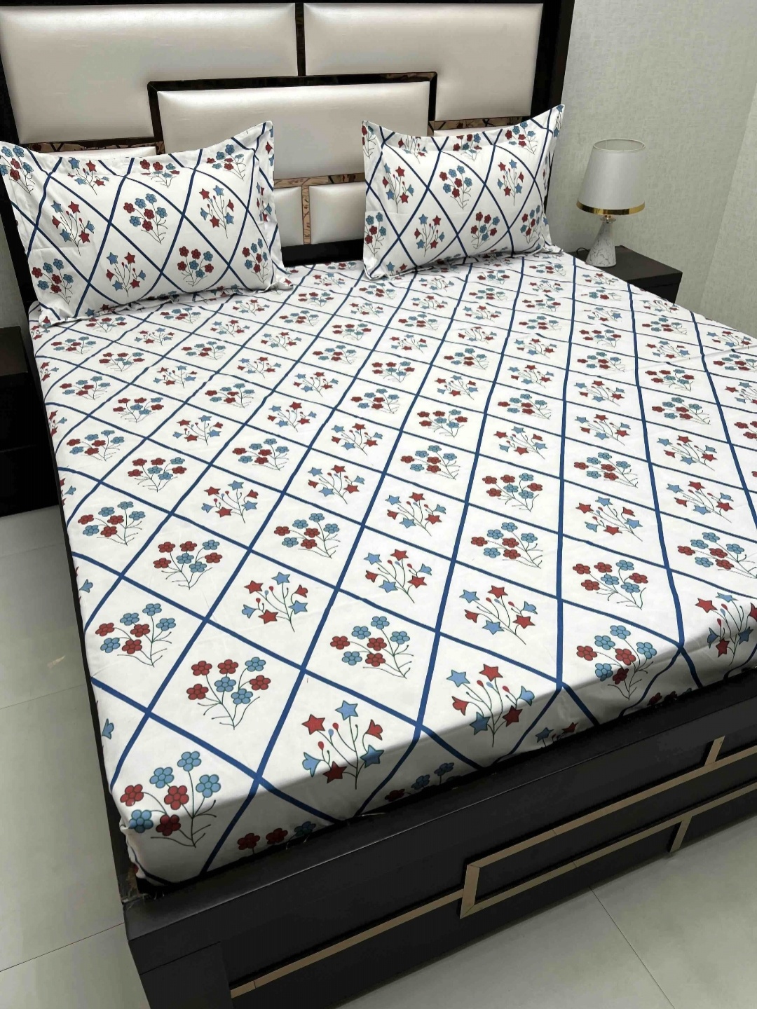 

Pure Decor Amulya White & Blue Floral Microfiber 350 TC Queen Bedsheet Set-2.25 m x 2.57 m