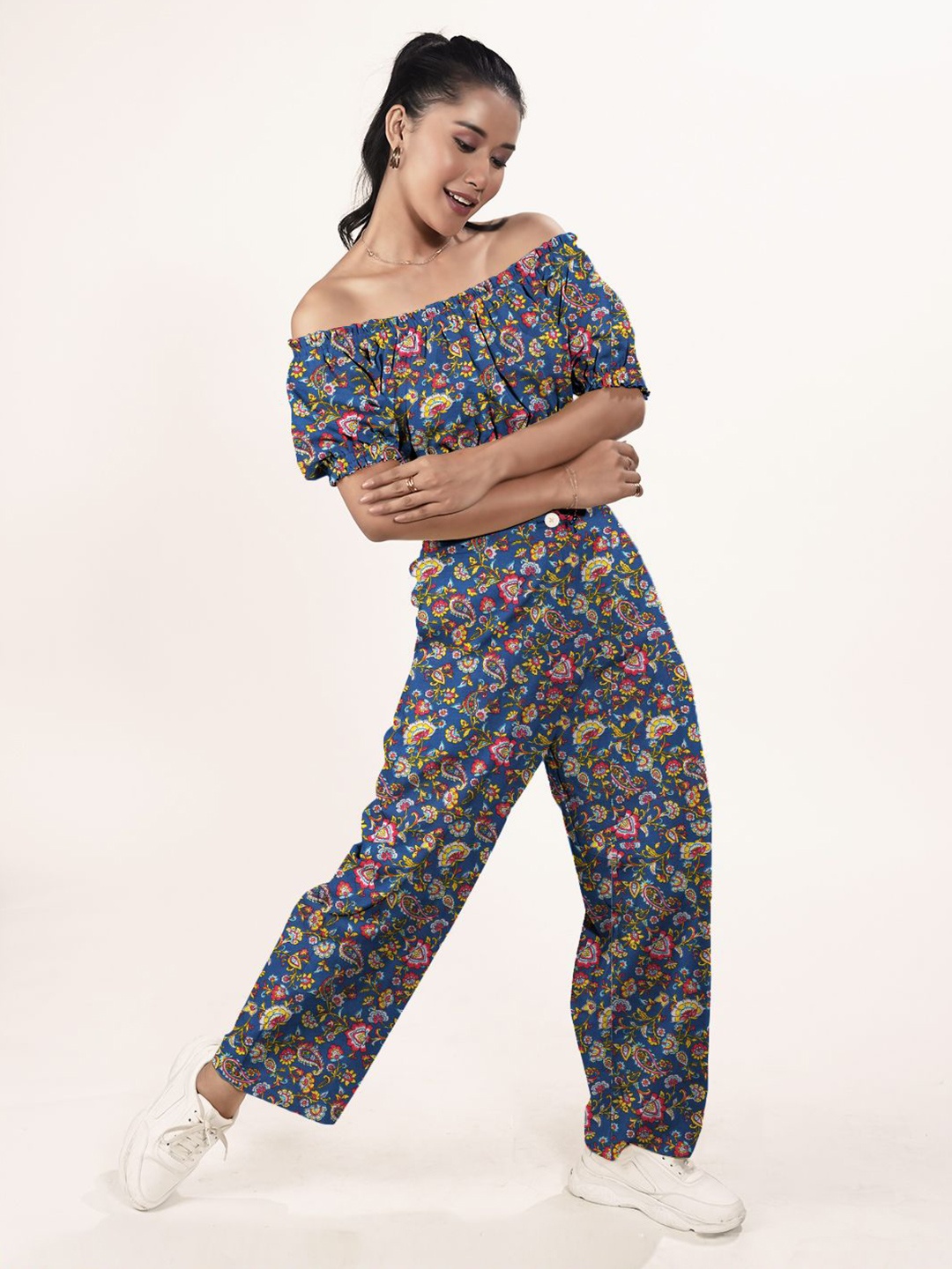 

Zink London Women Floral Printed Off-Shoulder Puff Sleeve Bardot Crop Top, Blue