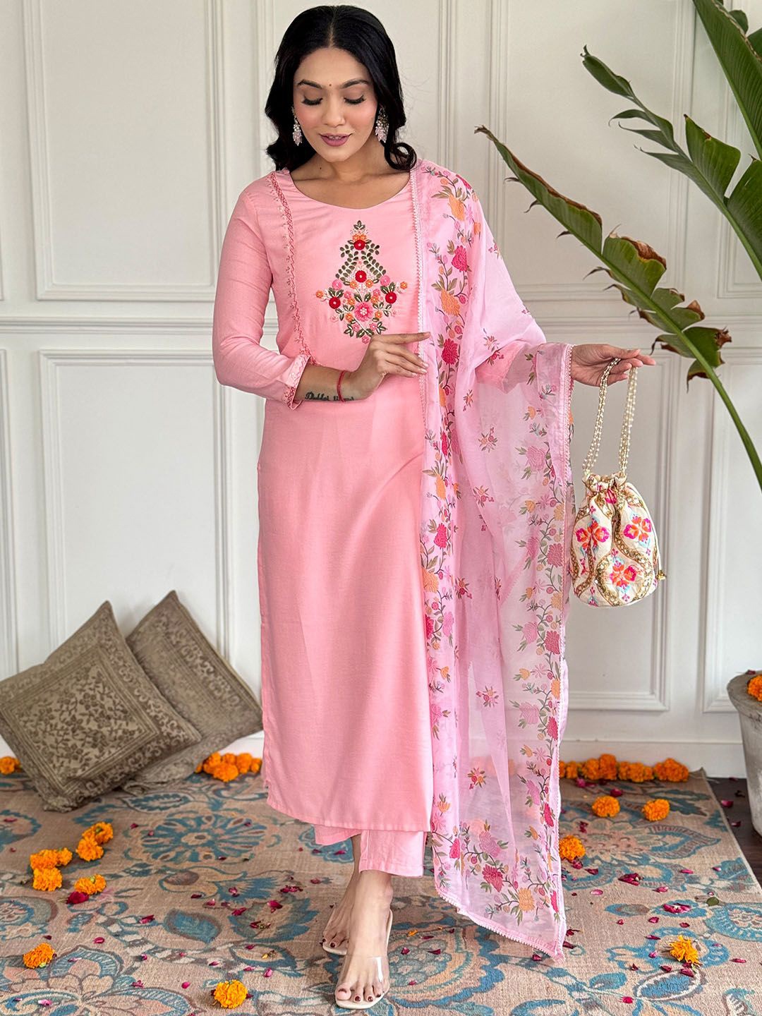 

BLACK SCISSOR Floral Embroidered Straight Kurta With Trousers & With Dupatta, Peach