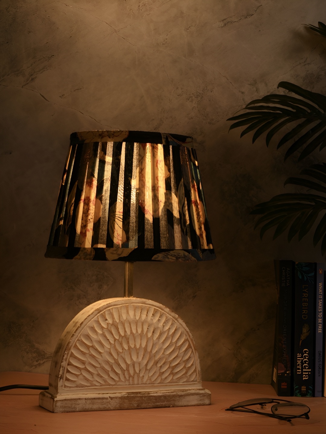 

green girgit White Textured Wood Quirky Rectangle Table Lamp