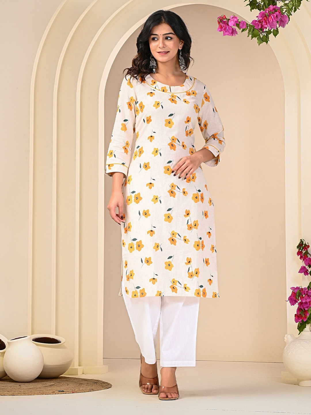 

KANNAHI Women Floral Printed Cotton Kurta, Off white