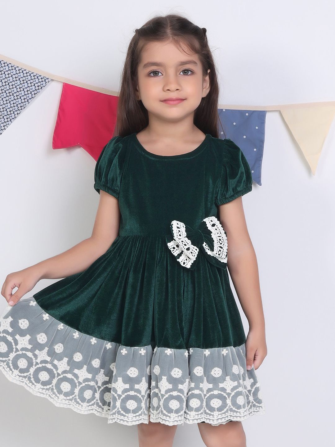 

Soleilclo Girls Velvet Round Neck Puff Sleeves Bow Fit & Flare Dress, Green