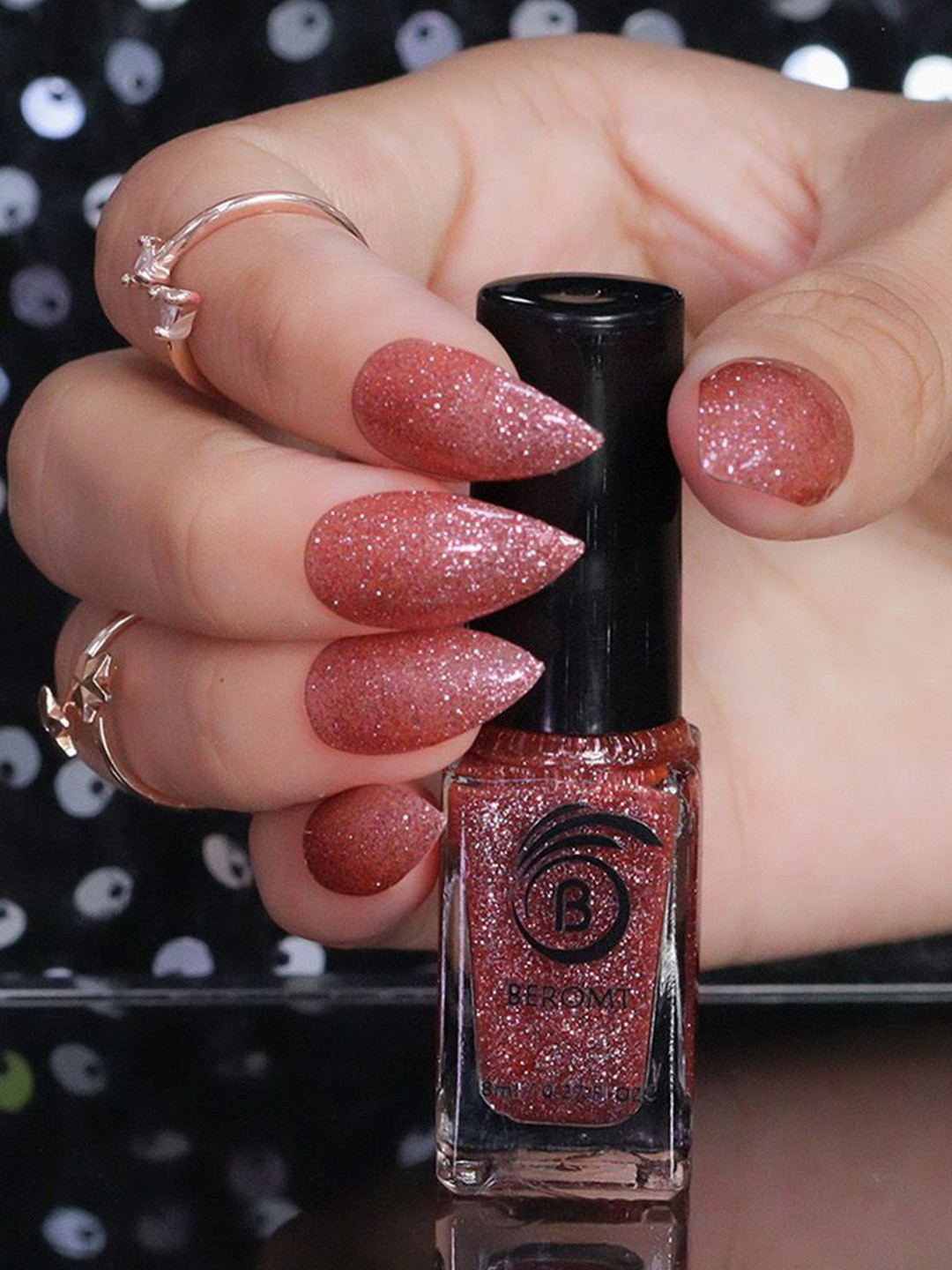 

BEROMT Reflective Glitter Quick Dry Nail Polish - 8 ml Shade - Pink BNP 313