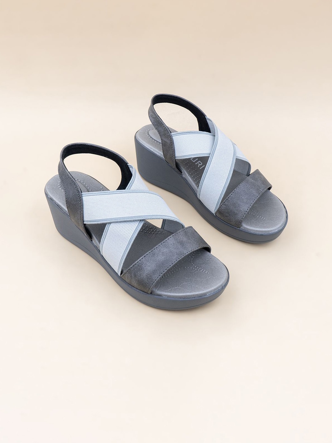 

Ozuri Women Colourblocked Wedge Sandals, Grey