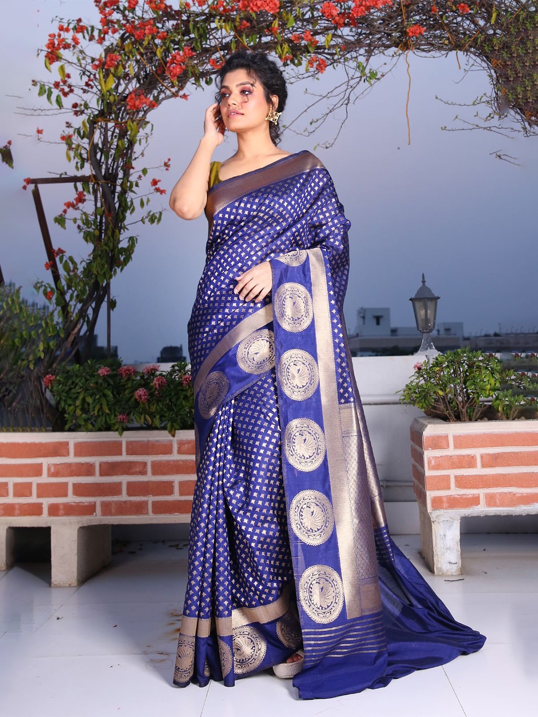

Charukriti Ethnic Motifs Woven Design Zari Saree, Navy blue