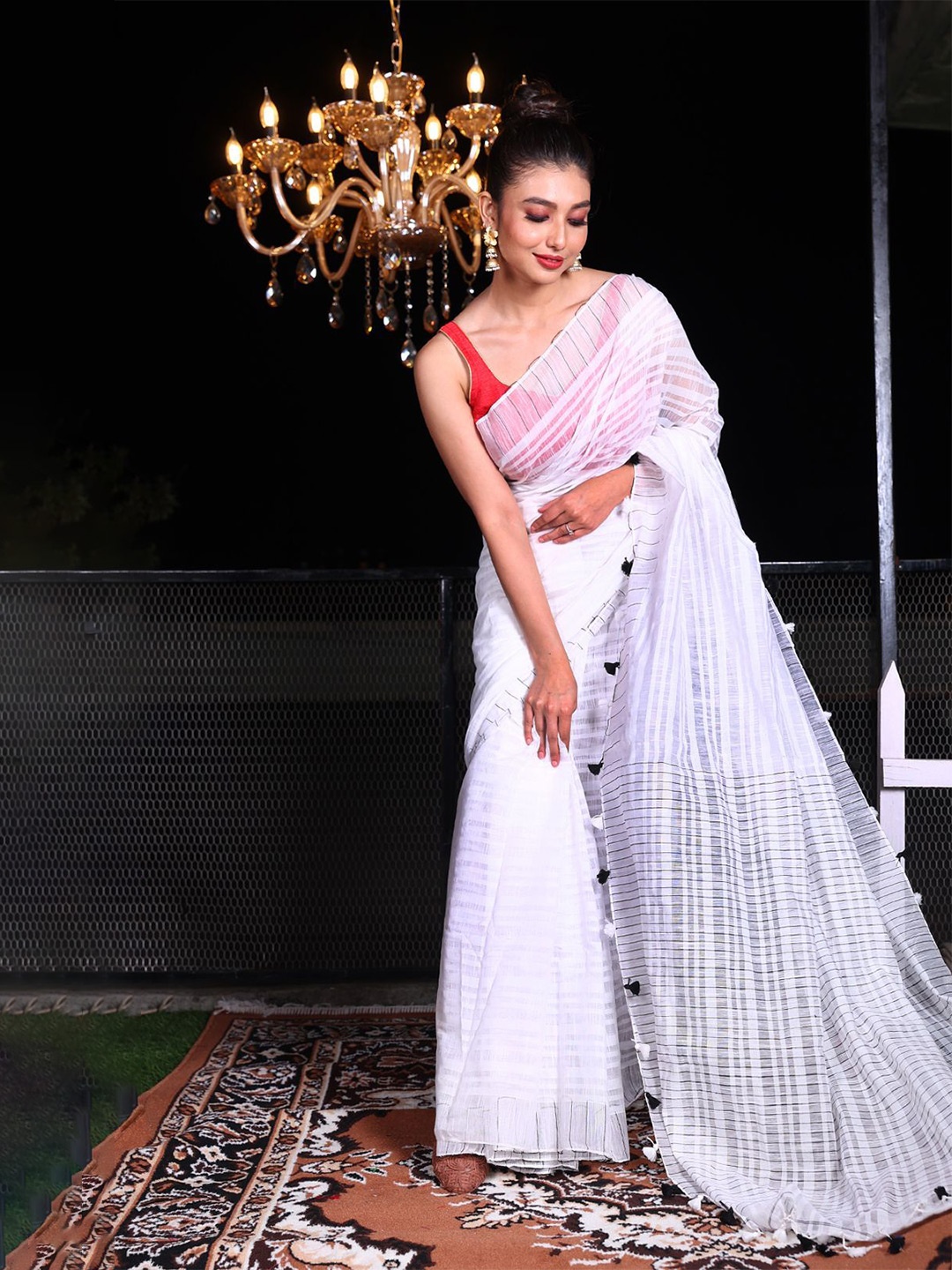 

Charukriti Ethnic Motifs Woven Design Pure Cotton Saree, White