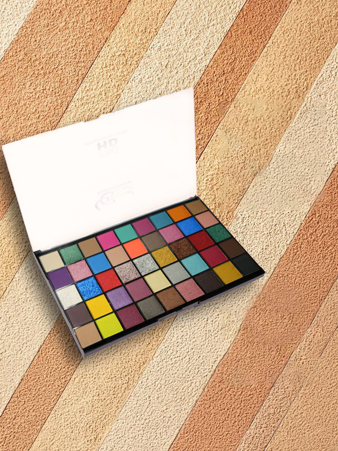 

Gorgeous Girl 45 Shimmer Color Ultimate Waterproof Eyeshadow Palette - 72 g - Shade 01, Blue