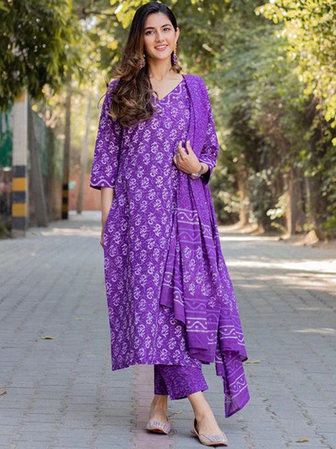 

NEW STYLISH Floral Printed V-Neck Pure Cotton Straight Kurta With Trouser, Purple