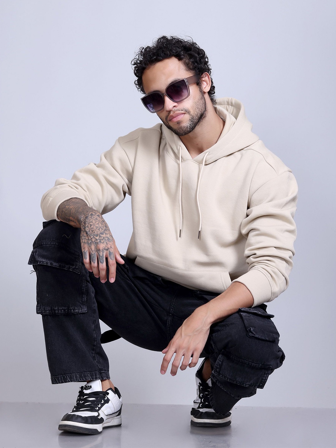 

Antiloop Men Solid Drop Shoulder Hooded Sweatshirt, Beige