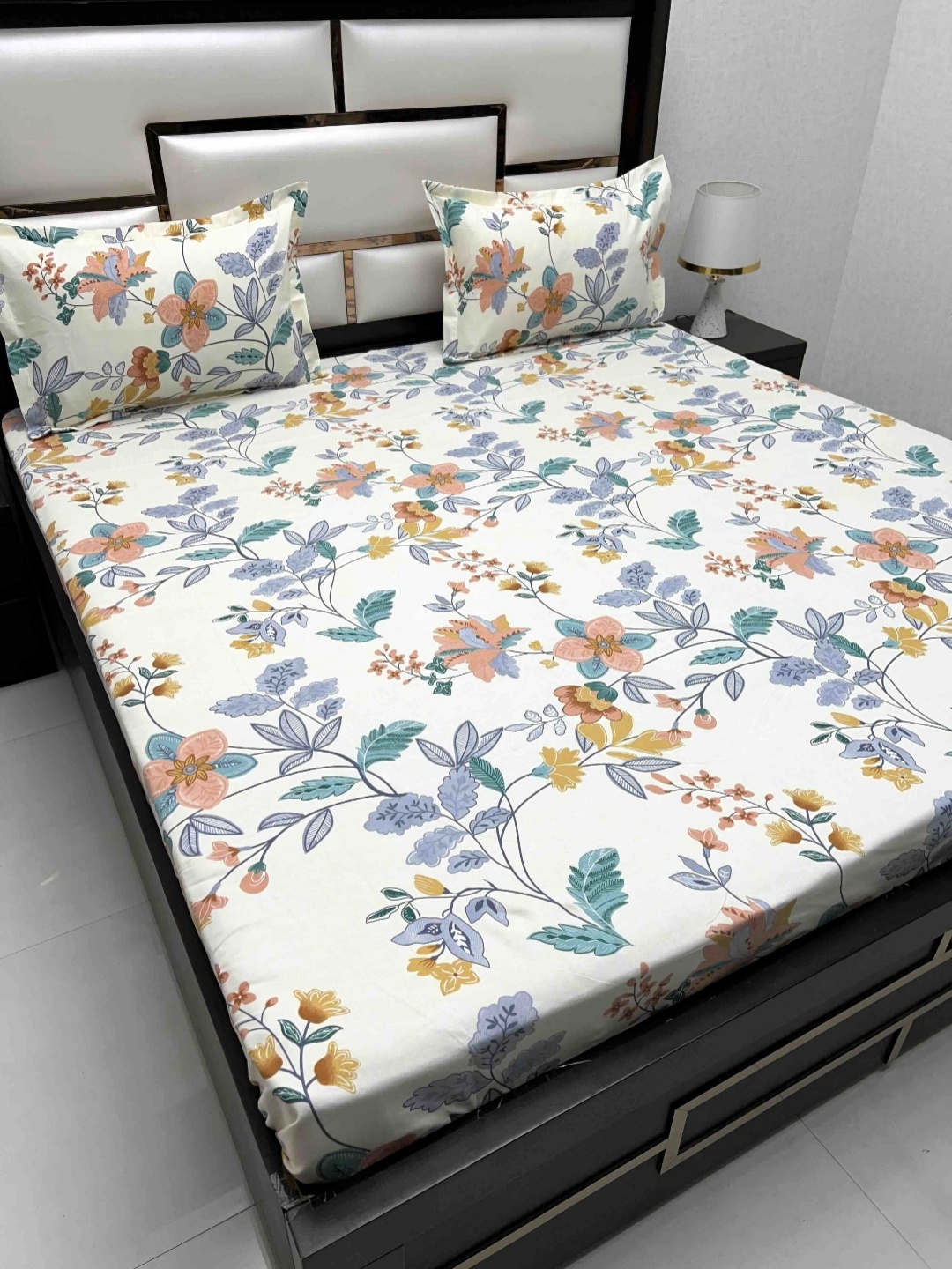 

Pure Decor Queen Size Double Bedsheet With 2 Pillow Covers 2.28m X 2.54m, White