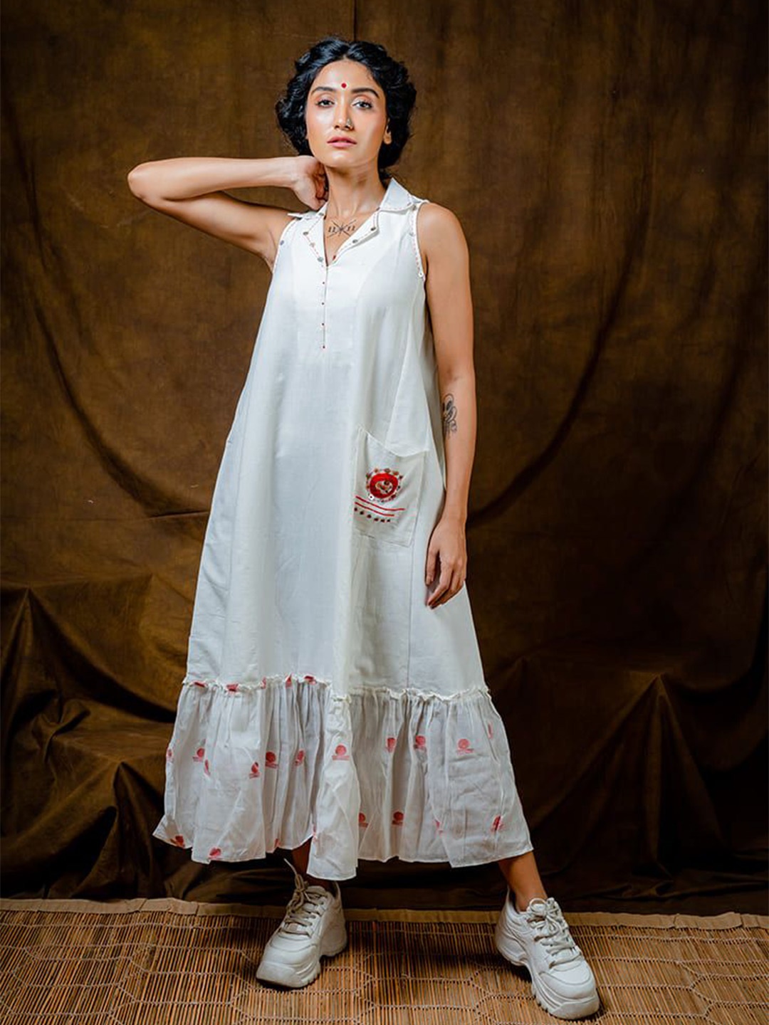 

Prathaa Women Floral Print A-Line Maxi Dress, White