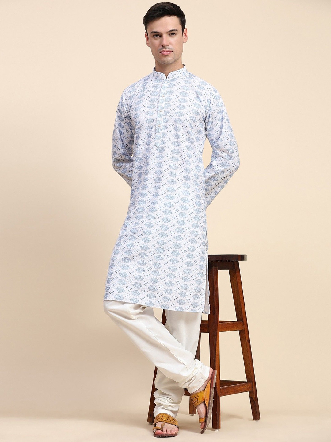 

SKAVIJ Ethnic Motifs Printed Thread Work & Sequinned Straight Kurta with Pyjamas, Blue