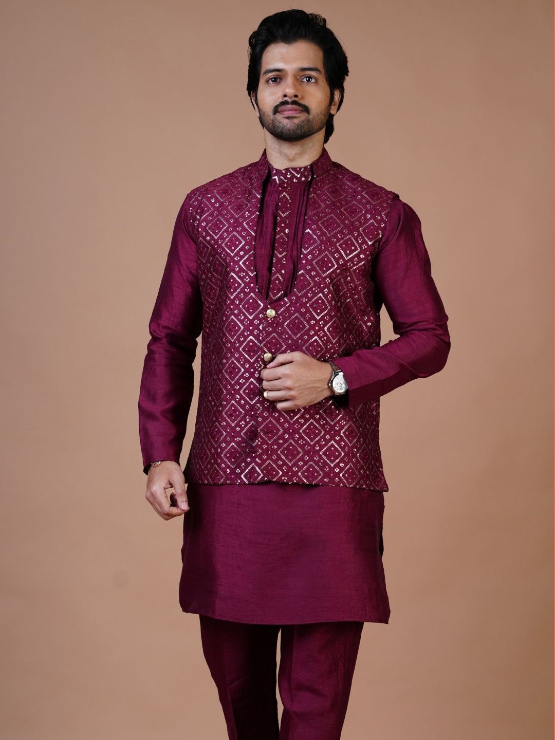 

ARYA Mandarin Collar Regular Sequinned Chanderi Silk Kurta With Nehru Jacket With Trouser, Maroon