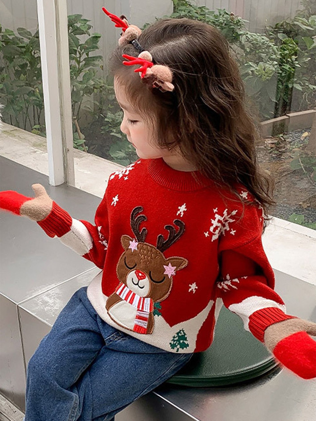 

LULU & SKY Girls Printed Pullover Sweater, Red
