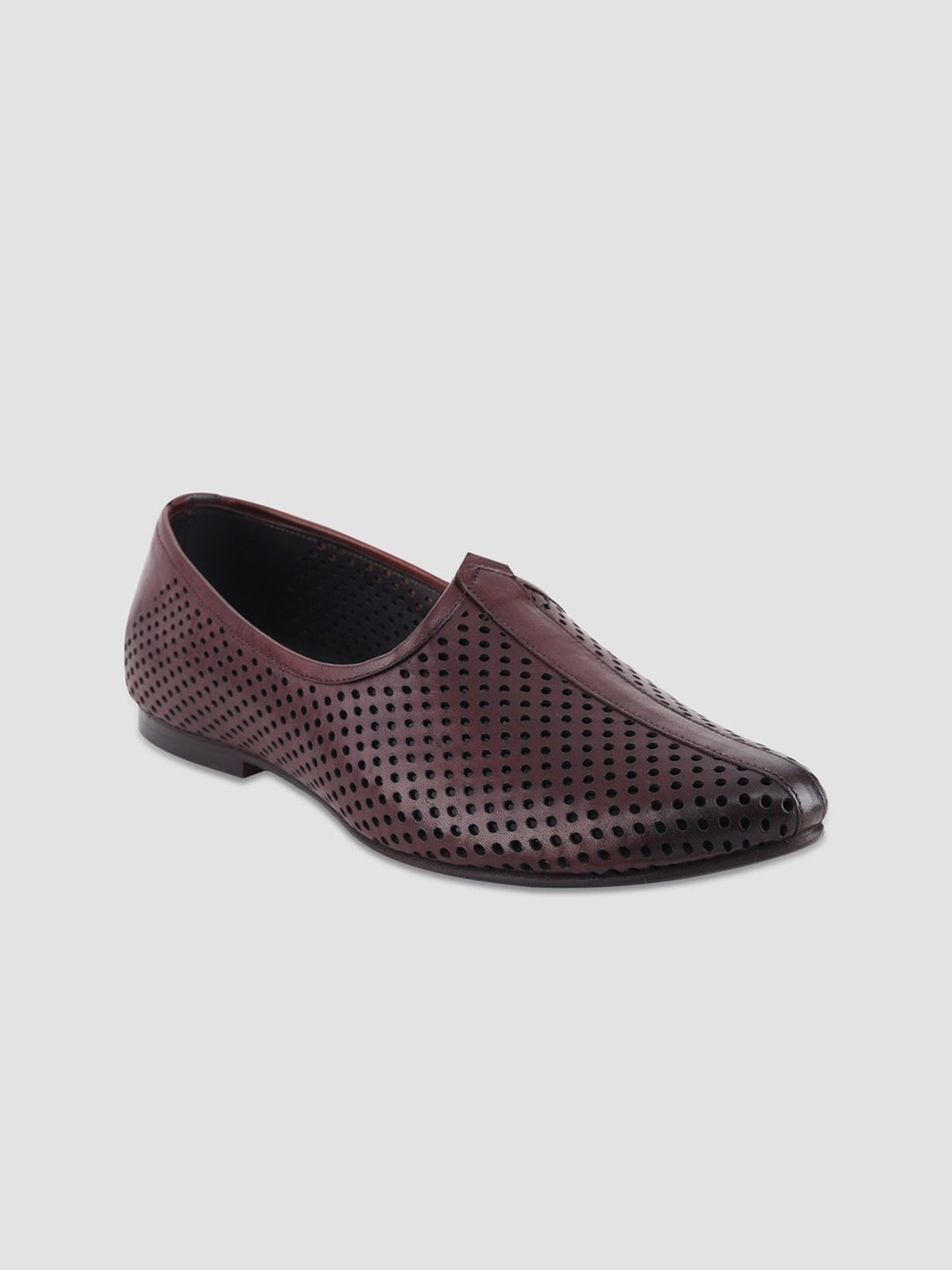 

EZOK Men Leather Perforations Mojaris, Maroon