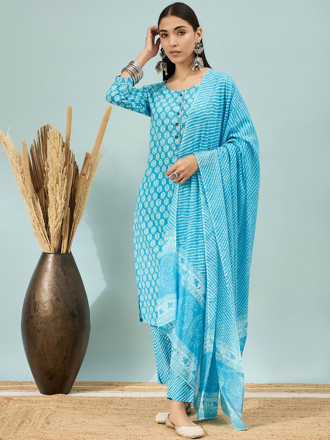 

DIVASTRI Women Floral Printed Regular Gotta Patti Pure Cotton Kurta with Trousers & With Dupatta, Blue