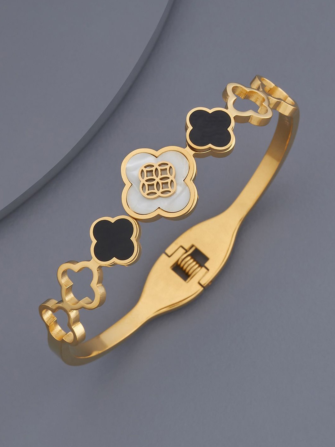

Kushal's Fashion Jewellery Gold Plated Kada Bracelet