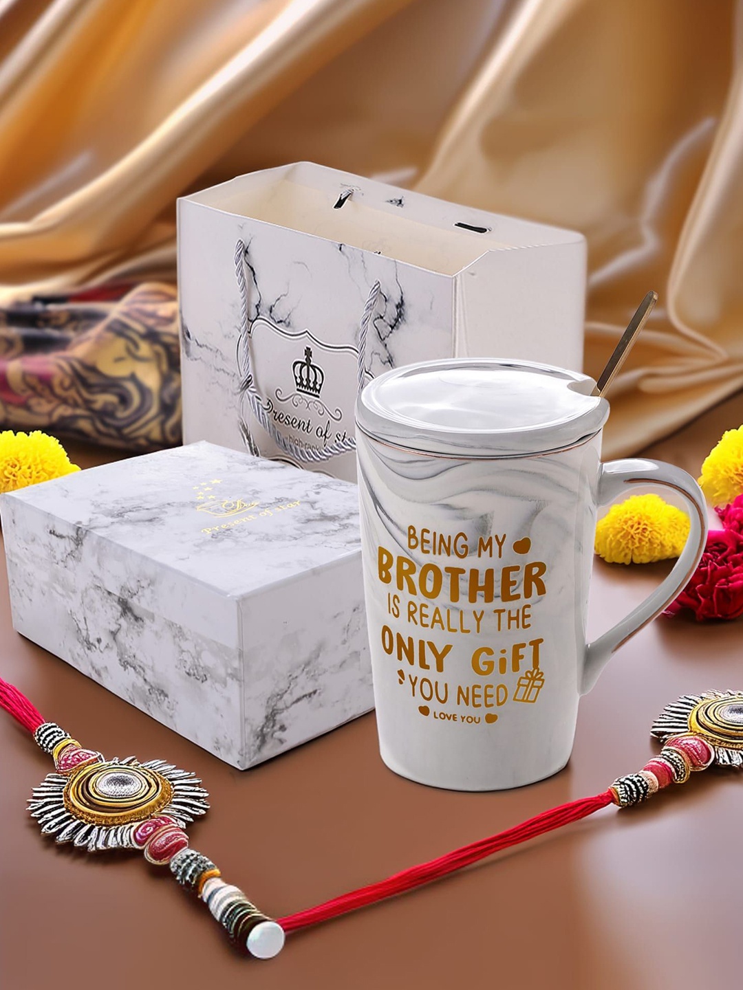 

Gleevers Grey & Yellow Printed Ceramic Glossy Mug With Lid & Spoon 400 ml