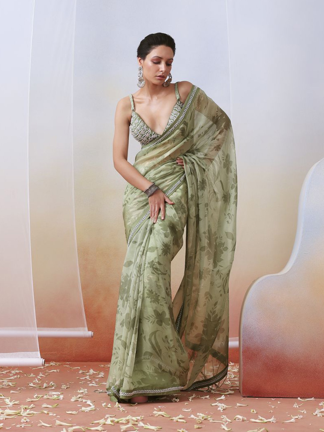 

ISHA GUPTA TAYAL Floral Organza Saree, Green